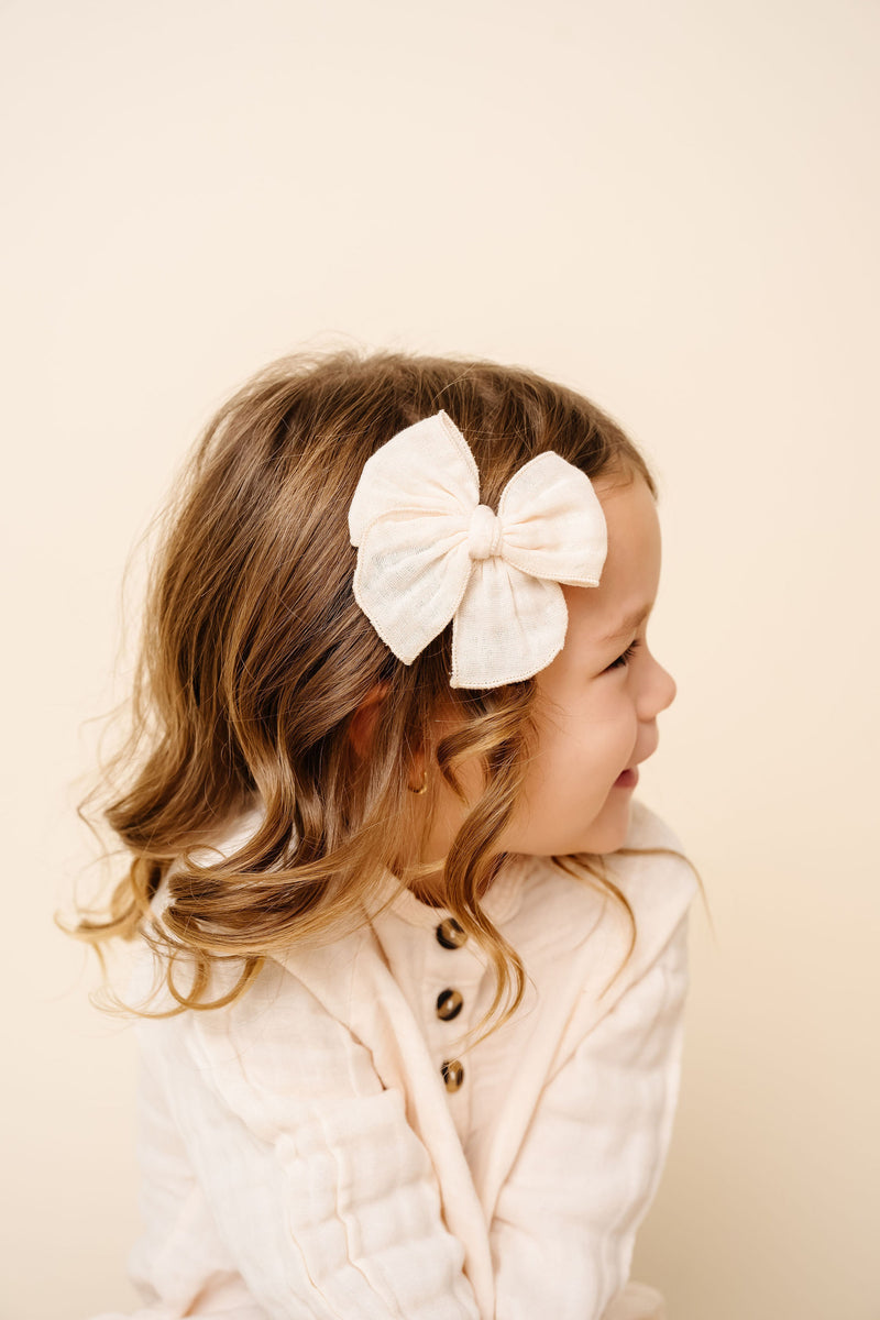 Cloud Muslin™ Heirloom Bow - Cream Clip