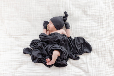 Hudson Ribbed Newborn Hat Bundle (Gown)