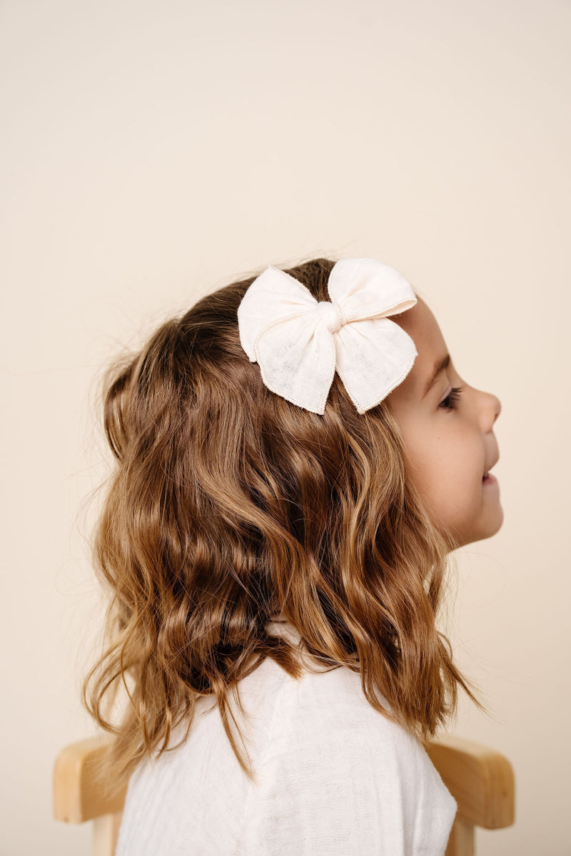 Cloud Muslin™ Heirloom Bow - Cream Clip