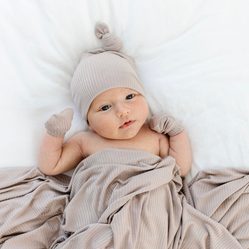 Shiloh Ribbed Newborn Hat Bundle (Gown)